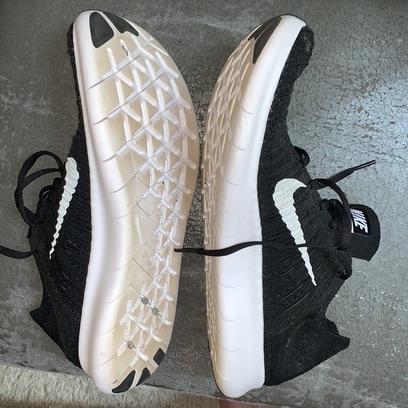 TWO pairs of Nike men’s running sneakers - Picture 5 of 6